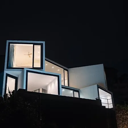 Sunflower House Iconic Infinity Pool Willa *